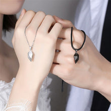 Load image into Gallery viewer, Couples Magnetic Heart Pendants (2Pcs)