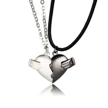 Load image into Gallery viewer, Couples Magnetic Heart Pendants (2Pcs)