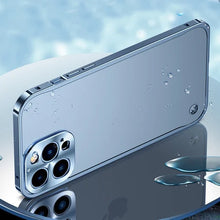 गैलरी व्यूवर में इमेज लोड करें, Aluminumalloy Frame Magnetic Charging iPhone Case